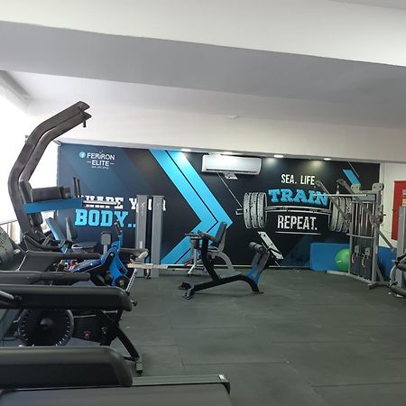 Beach Suite Israel- Best View, Gym, Massage Chair, Low Fee For Off-Site Indoor Pool Spa ביץ סוייט ישראל- נוף ים מאלף, כיסא מסאז, חדר כושר, אפשרות לבריכה מקורה, וספא בתשלום ממש מוזל 亚实基伦 外观 照片